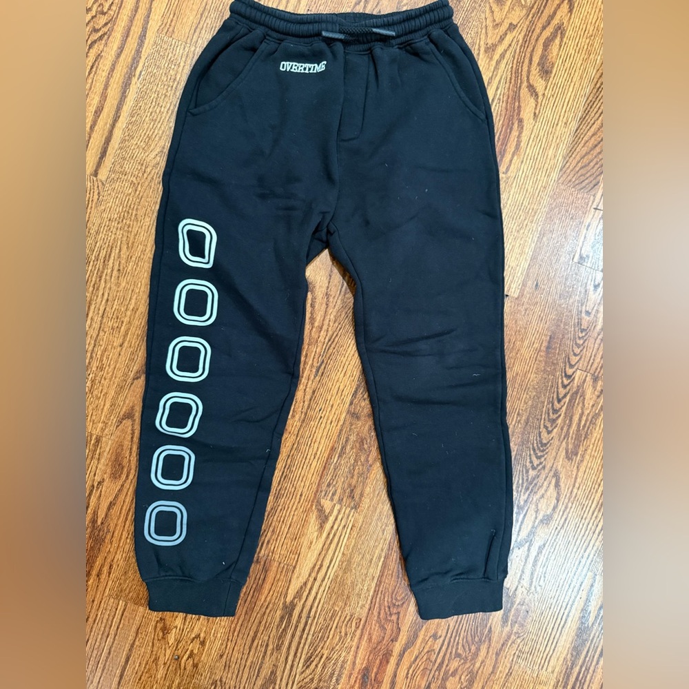 Overtime youth jogger sweatpants. Black .
